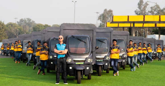 Jeff Bezos and Amazon India workers